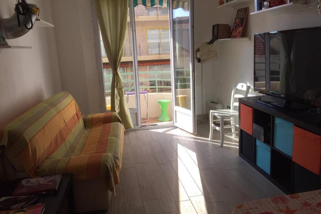 Grand F2 60Mq Centre Antibes, Proche Plages, Commerces, 2 Balcons, Parking, Train, Bus, Deco Vintage, Pet Friendly, Ideal Famille Ou 1-2 Couples Διαμέρισμα Εξωτερικό φωτογραφία