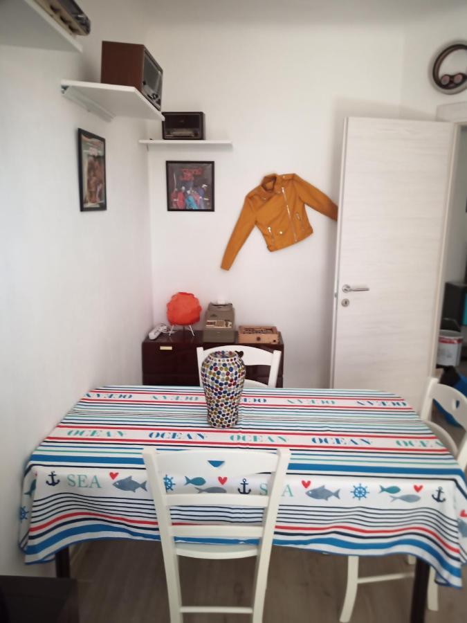 Grand F2 60Mq Centre Antibes, Proche Plages, Commerces, 2 Balcons, Parking, Train, Bus, Deco Vintage, Pet Friendly, Ideal Famille Ou 1-2 Couples Εξωτερικό φωτογραφία