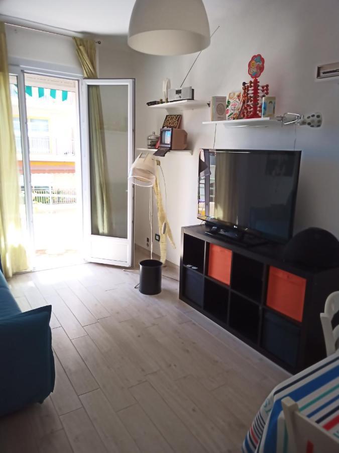 Grand F2 60Mq Centre Antibes, Proche Plages, Commerces, 2 Balcons, Parking, Train, Bus, Deco Vintage, Pet Friendly, Ideal Famille Ou 1-2 Couples Διαμέρισμα Εξωτερικό φωτογραφία