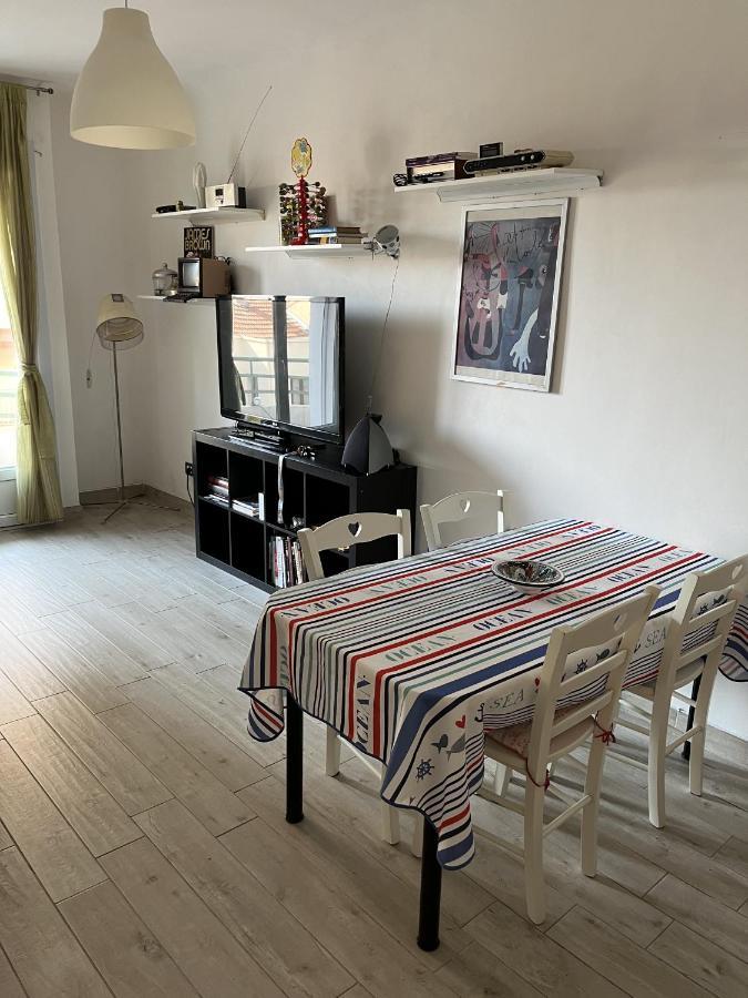 Grand F2 60Mq Centre Antibes, Proche Plages, Commerces, 2 Balcons, Parking, Train, Bus, Deco Vintage, Pet Friendly, Ideal Famille Ou 1-2 Couples Διαμέρισμα Εξωτερικό φωτογραφία